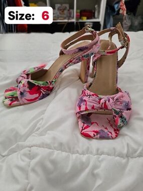 New York & Company Pink Floral Knot Block Heel Sandals